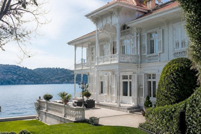 Selling a Historic Mansion in Besiktas: The Strategic Importance of Reaching the Right Buyer